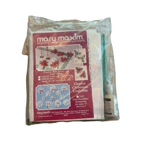 Mary Maxim Christmas needle Work And Crafts Kit Table Runner and Napkin Rings